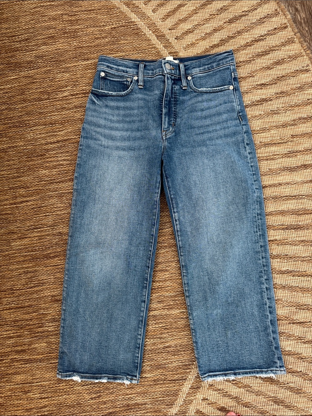 Madewell Cropped Straight-Leg Jeans in Medium Blue Wash